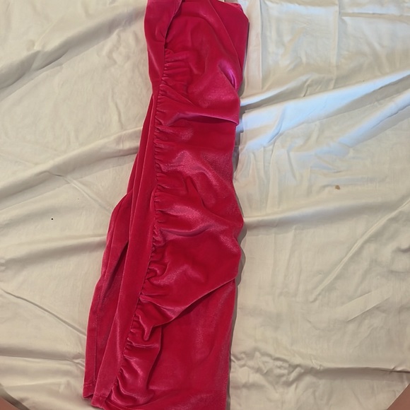 Lucy In the Sky One shoulder dress - Picture 4 of 4